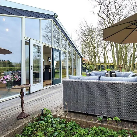 Luxurious Holiday Home Along The Dutch Coast With Jacuzzi Bergen