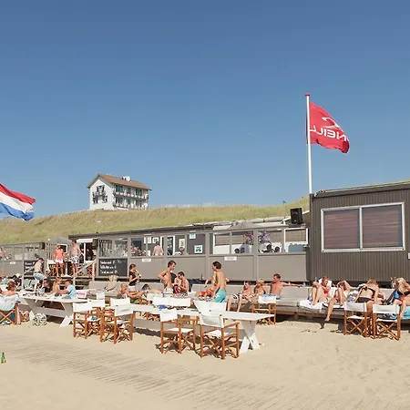 Luxurious Holiday Home Along The Dutch Coast With Jacuzzi Bergen